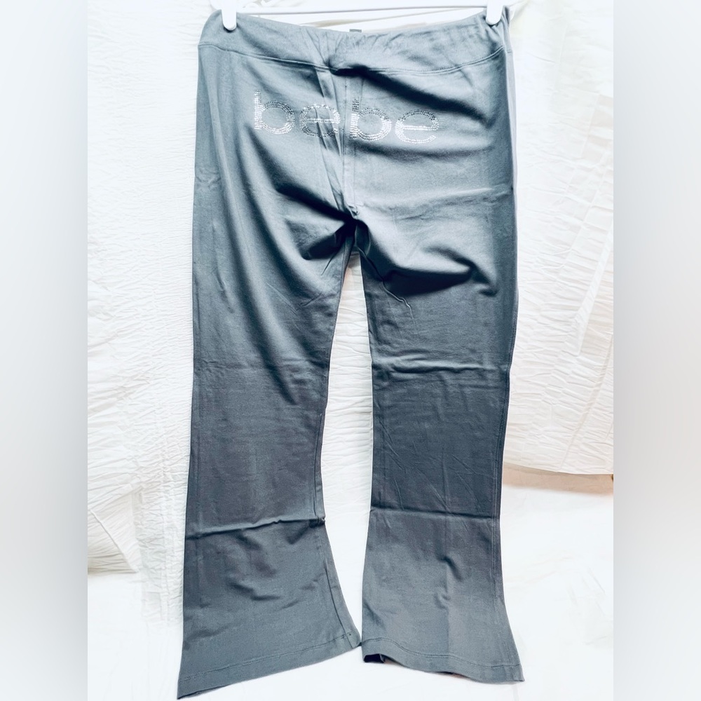 Women’s 2B Bebe pants- size M